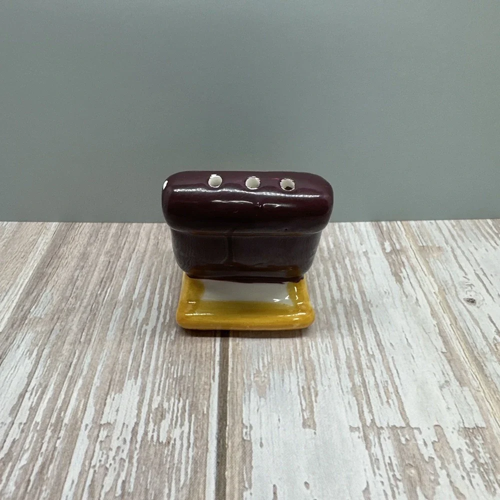 Vintage Minature Chair‎ *Pepper Shaker ONLY* Made In Korea
